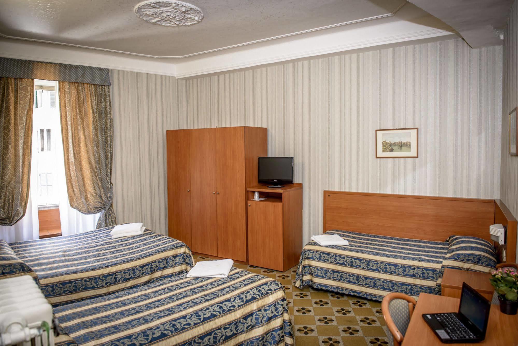 Hotel Emmaus Рим Екстериор снимка